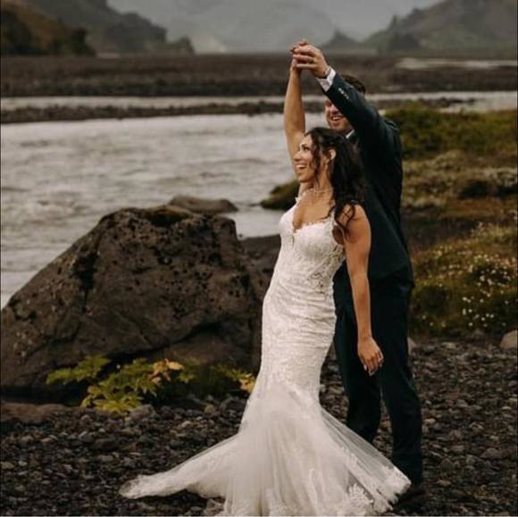 Meet your Posher, Monica - Picture 1 of 1